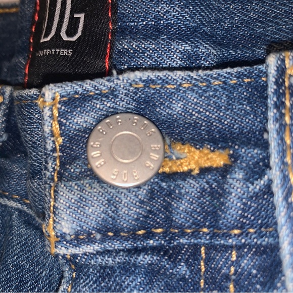 BDG Mid Rise Cheeky Distressed Denim Cut Off Jean Shorts Size 28 - Picture 5 of 8